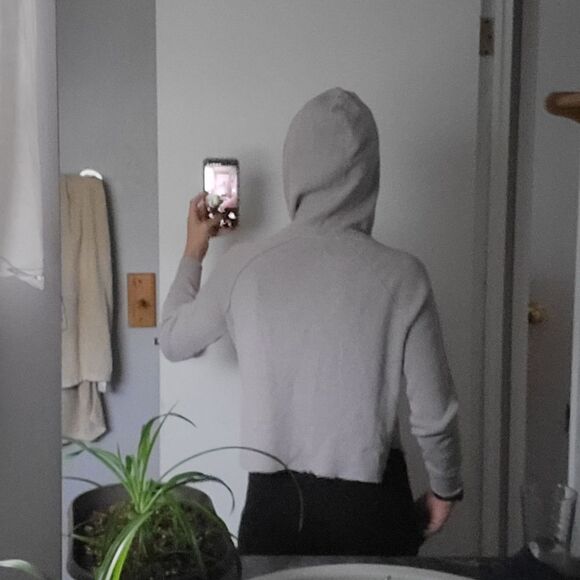 Size S Aritzia BUNDLE/LOT Long-sleeve Pullover Shirts - Picture 6 of 10